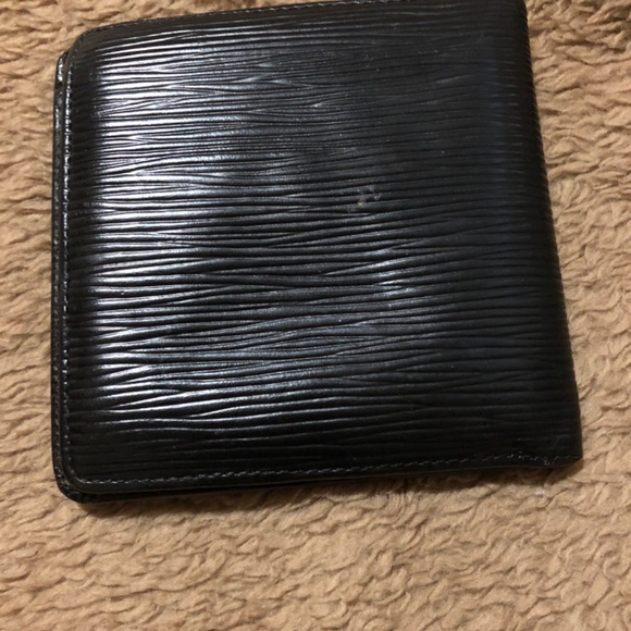 LOUIS VUITTON BLACK EPI BIFOLD WALLET - Picture 4 of 11